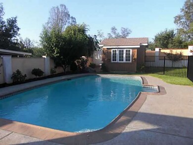 View of the pool and 