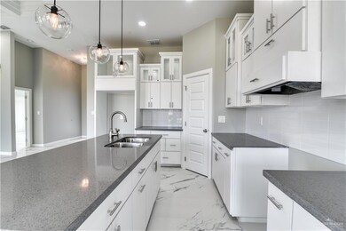 530 Country Club Dr, Alamo, TX 78516 - photo 6