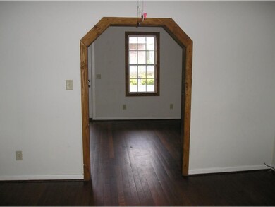 902 Henry St, Johnson City, TN 37601 - photo 5