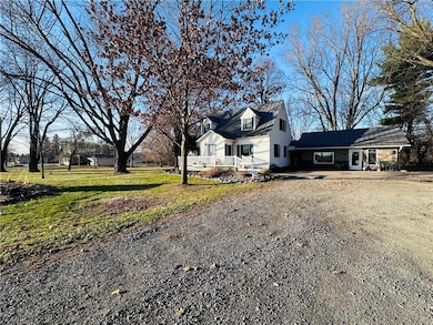 1113 E Division St, Neillsville, WI 54456 - photo 2