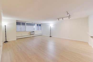 Hinman House unit 211, Evanston, IL 60201 - photo 2