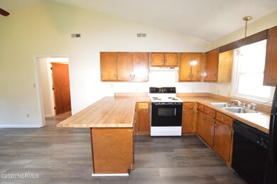 139 Windsor Ct, Jacksonville, NC 28546 - photo 5