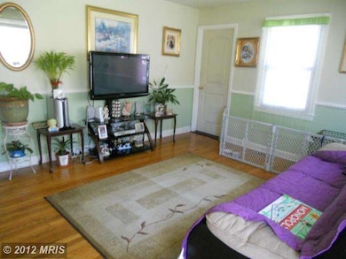 8903 Marquis Ln, Clinton, MD 20735 - photo 3