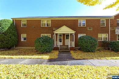 40 Clark Ct unit 104, Rutherford, NJ 07070 - photo 2