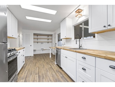 17041 SW Eldorado Dr, King City, OR 97224 - photo 4