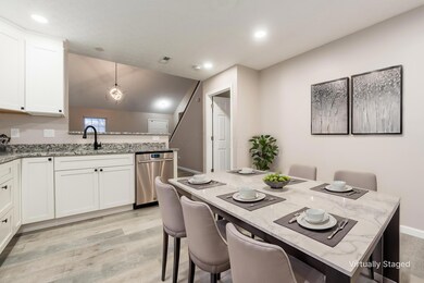 006 Kitchen dining area