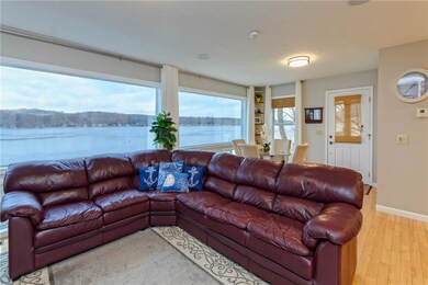 WINDOWS PROVIDE SPECTACULAR PANORAMIC VIEWS!