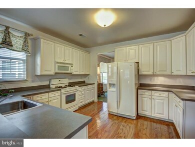 14 Bloomfield Ct, Dayton, NJ 08810 - photo 5