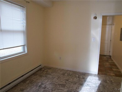 422 South St unit 2, Jim Thorpe, PA 18229 - photo 3