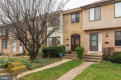 6926 Cipriano Woods Ct, Lanham, MD 20706 - photo 2