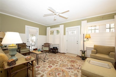 608 N Preston St, Ennis, TX 75119 - photo 3