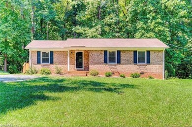 211 Auden Dr, Greensboro, NC 27406 - photo 2