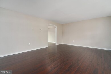 12433 Kemmerton Ln, Bowie, MD 20715 - photo 5