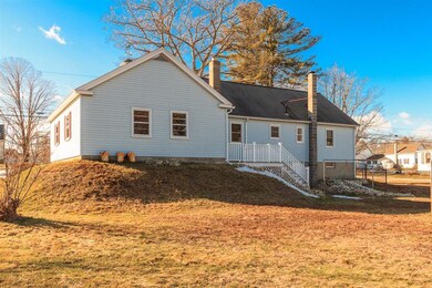 552 Salmon Falls Rd, Rochester, NH 03868 - photo 5