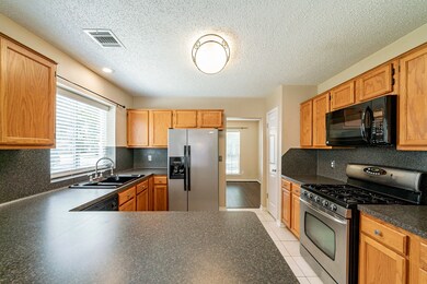 3908 Ashwood Dr, Pearland, TX 77584 - photo 4