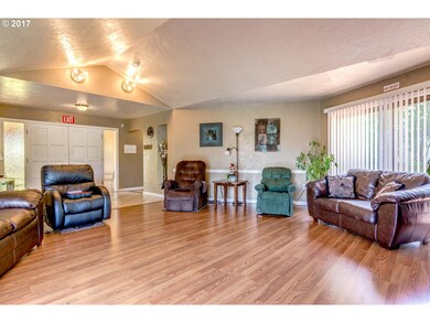 210 W Washington St, Chehalis, WA 98532 - photo 5