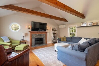 105 Fruit St, Hopkinton, MA 01748 - photo 5