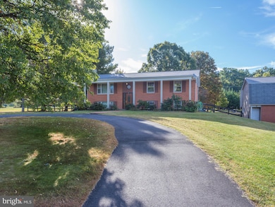 40617 Woodside Place, Leesburg, VA 20175 - photo 2