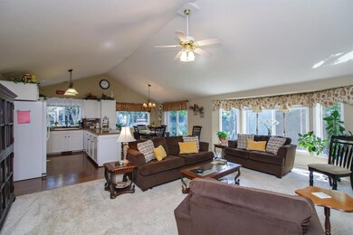 1364 Brook Ct, Medford, OR 97504 - photo 5