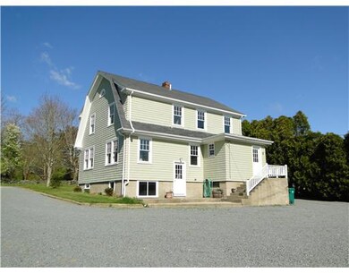 121 Peckham Ln, Middletown, RI 02842 - photo 2