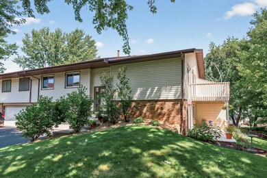 4522 Bridge Ct, Saint Paul, MN 55126 - photo 2