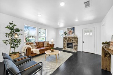 111 W Russell St, Weatherford, TX 76086 - photo 4