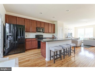 463 Dogwood Dr, Woodbury, NJ 08096 - photo 2