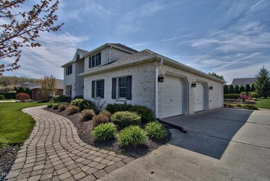 913 Greenfield Rd, Moscow, PA 18444 - photo 2