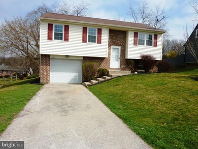 2043 Aspen Ln, Columbia, PA 17512 - photo 2