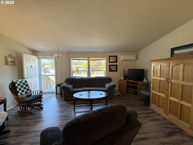 1750 S 28th Ct, Coos Bay, OR 97420 - photo 6