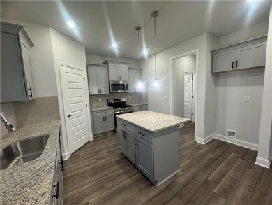 502 Walnut Creek Pkwy, Pendergrass, GA 30567 - photo 6