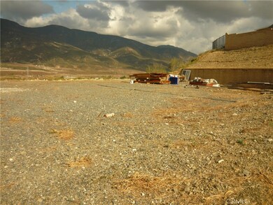 5591 N Pinnacle Ln, San Bernardino, CA 92407 - photo 2