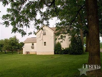 914 W Quincy St, Garrett, IN 46738 - photo 4