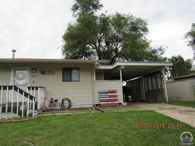2117 SW 72nd St, Topeka, KS 66619 - photo 2