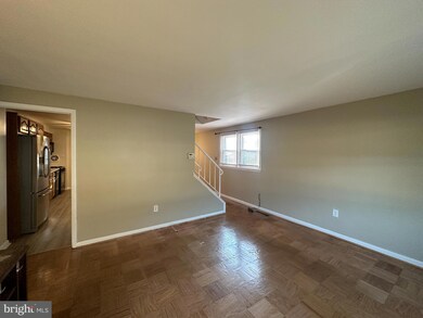 912 Circle Dr, Halethorpe, MD 21227 - photo 3