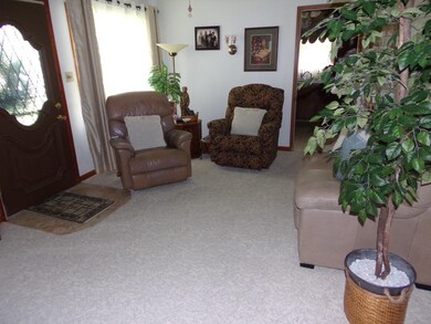 802 Hackney St, Saint Marys, OH 45885 - photo 6