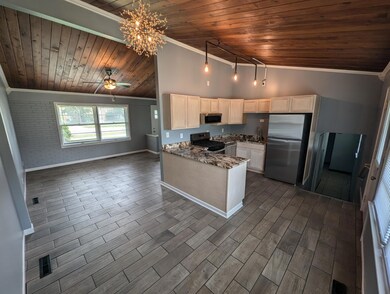 802 N Glenwood Ave, Griffith, IN 46319 - photo 3