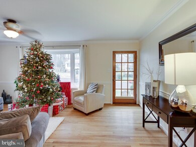 206 Yeonas Dr SW, Vienna, VA 22180 - photo 4