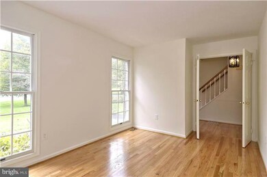 12613 Blue Mountain Ct, North Potomac, MD 20878 - photo 5