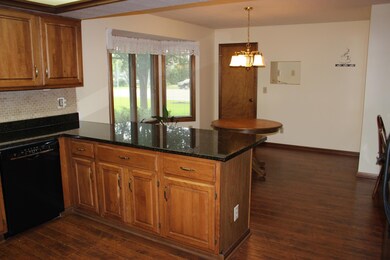 kitchen eating space (2)