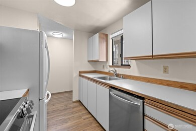 1239 SW 132nd Ln unit 822, Burien, WA 98146 - photo 4