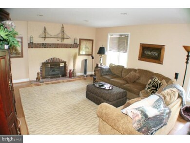 831 Cox Rd, Moorestown, NJ 08057 - photo 5