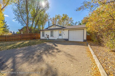 912 Washington St, Craig, CO 81625 - photo 2