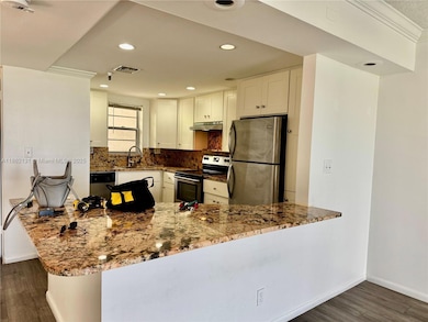 3100 W Rolling Hills Cir unit 310, Davie, FL 33328 - photo 2