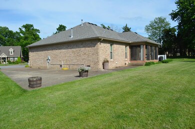 7400 Crabtree Dr, Louisville, KY 40228 - photo 6