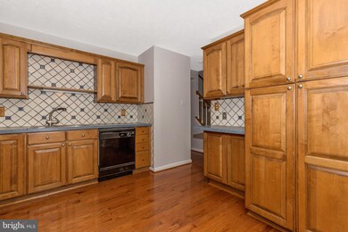 9607 Donnan Castle Ct, Laurel, MD 20723 - photo 4