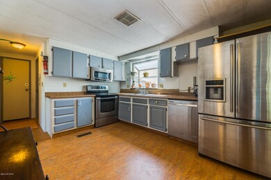 kithen with stainless steel appliances