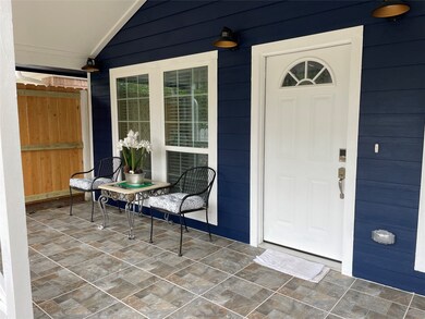 503 S Jack St unit B, Alvin, TX 77511 - photo 2