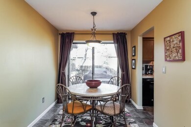005-Dining_Room-1533728-mls.jpg
