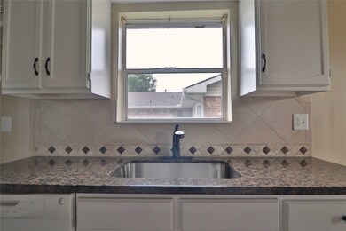 9922 Kirkshire Dr, Houston, TX 77089 - photo 6